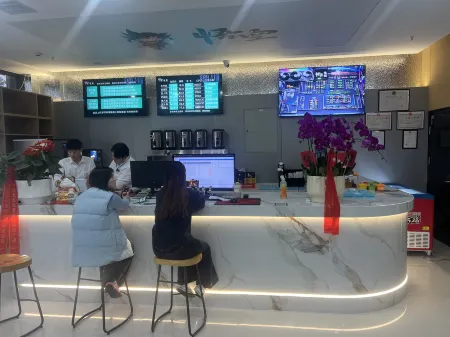 Wukong E-Sports Hotel Отели в г. Цзюйлу