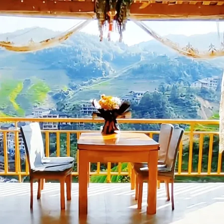 Longji Terraced Field Yiguanjing Homestay (Jinfo Summit Cable Car Station)