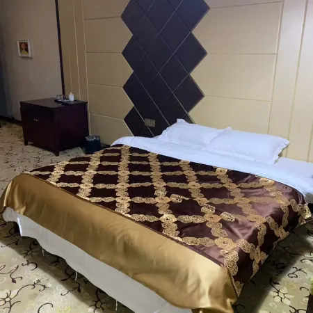 Minqin Huayi Business Hotel