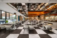 Korla Howard Johnson Life Hotel