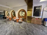 惠州市鴻景·一線沙灘海景飯店（巽寮灣景區店） - 無邊際泳池