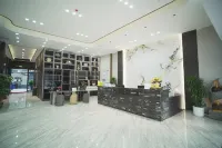 ZHONGJUN中駿飯店（清遠廣清大道清城站店） - 停車場