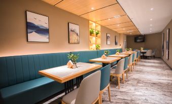 H Hotel (Taiyuan South Railway Station, Shanxi University)