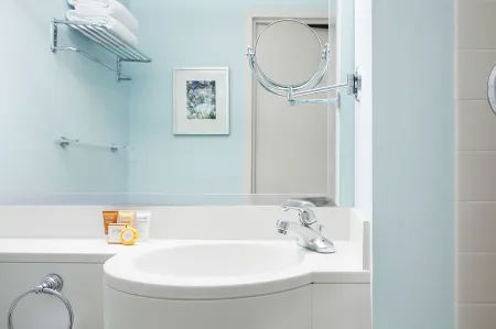 Club Quarters Hotel, Central Loop Отели рядом с достопримечательностью «Лури Гарден»