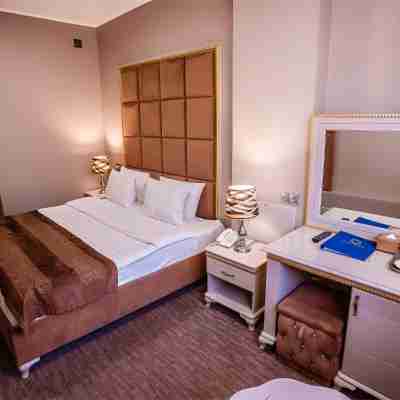 Grand Sapphire Hotel Rooms