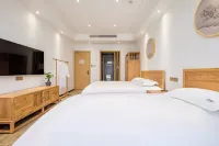 Wuzhen and Jujuanju Hotels in Tongxiang