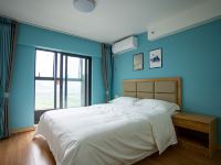凯萨艺术公寓(广州南站店) - 复式优雅大床房
