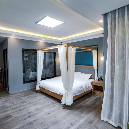 Lixian Mountain Lodge Folk Hotel