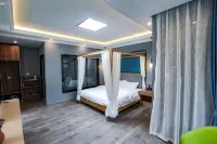 Lixian Mountain Lodge Folk Hotel