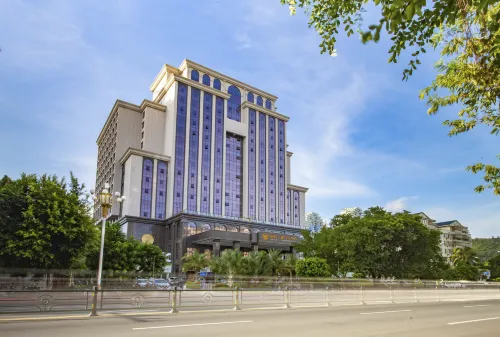 โรงแรมเยว่ซินทูมอร์โรว์ - สระว่ายน้ำบนดาดฟ้า