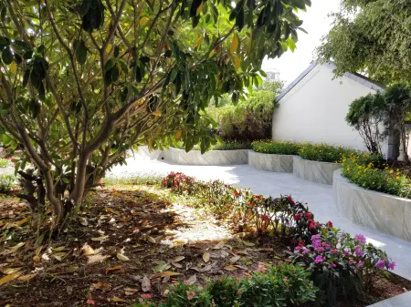 Manhui hotel Отели в г. Баошан