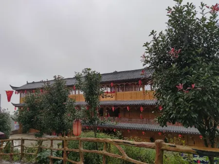 Yunwu Guesthouse Отели рядом с достопримечательностью «Sitting Dragon Gorge Scenic Area»