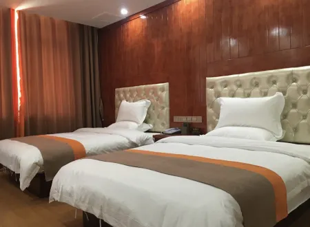 Yuexi Triumph Hotel Отели рядом с достопримечательностью «Dabie Mountain Azalea Ecological Cultural Grand View Garden»