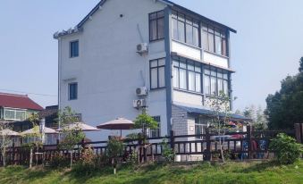 Lishuilouting Inn (Xiuyan Road Subway Station)