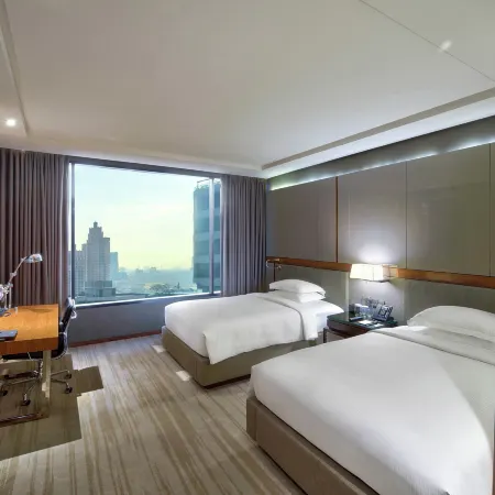 Hilton Sukhumvit Bangkok Отели рядом с достопримечательностью «Торговый центр EmQuartier»