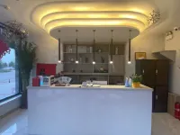 Yunrun Light Luxury Hotel Hotel di Qin County