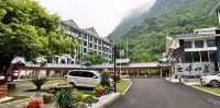Yinghui Manor - parking