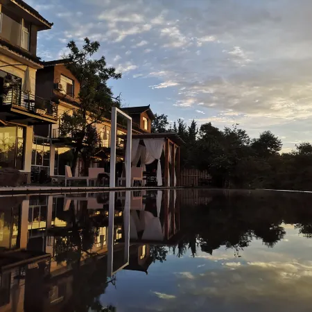 Mengli Homestay (Mianzhu Lanshan Chu)