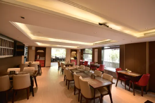 City Join Hotel (Guangzhou Sports Center Shipaiqiao Metro Station) Отели рядом с достопримечательностью «Grandview Aquarium»