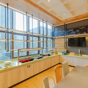 Campanile Hotel Xining Railway Station