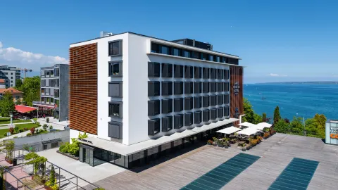 Lake Geneva Hotel in Geneva