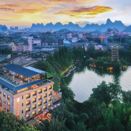 Venus Royal Hotel (Guilin Elephant Trunk Hill Sun and Moon Twin Towers)