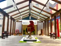 Redwood International Hotel - parcheggio