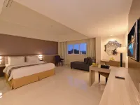 Swiss-Belinn Cibitung Hotels near Cibeureum Lake