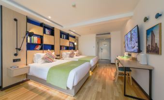 Campanile Hotel(Wuhan Huanghelou,Fuxing Road Metro Station)