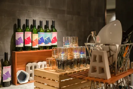 The LinYin Hotel of Wuhan International Expo Center Отели рядом с достопримечательностью «Wuhan International Expo Center»