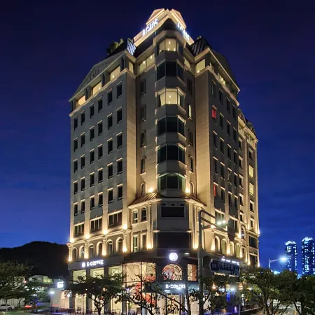 AG405 Hotel Отели рядом с достопримечательностью «Храм Пориам»