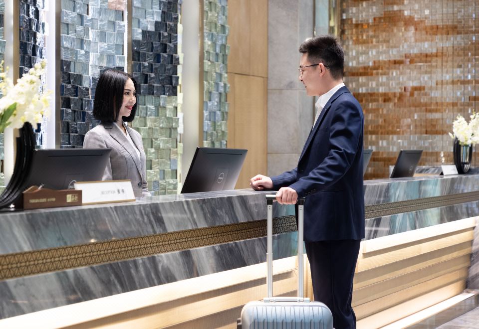 강푸 나라다 그랜드 호텔