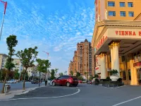 Vienna Hotel (Luzhou Ruijin Jindu Avenue) Hotel di Ruijin