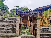 Jiangyou · Original Aspiration: Mountain Log Cabin Duplex Vacation Homestay - Kitchens
