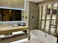 Weijia Holiday Hotel (Pizhou East Railway Station)