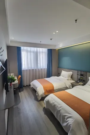 Chenggu Hongkai Hotel Отели рядом с достопримечательностью «Tomb of Zhang Qian»