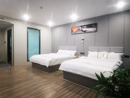 Gloria City Hotel Отели рядом со станцией Daye North Railway Station