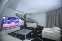 Mega Hilton