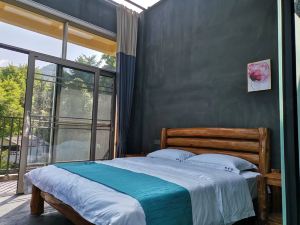 Huaying Yeshenggu Farm Stay