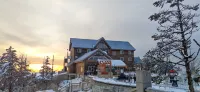 Shoufeng Bieyuan Hotels near Xiling Snow Mountain