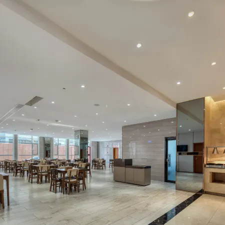 Linqing Baisheng Business Hotel