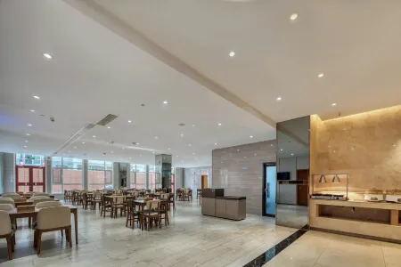 Ji Hotel (Linqing Municipal Government) Отели рядом с достопримечательностью «Linqing Canal Cultural Scenic Area - Aotouji»