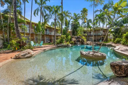 Hotel Tropiq Отели рядом с достопримечательностью «Cairns Regional Gallery»