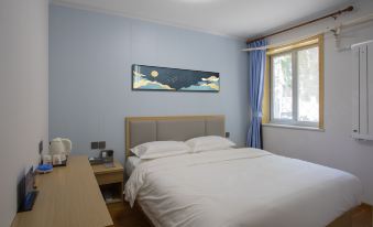 Huating Hotel (Beijing Shijingshan Gucheng Subway Station)