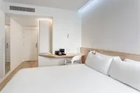 B&B HOTEL Santo Tirso Hotels in Calendário