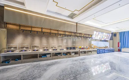 Vienna International Hotel (Yunfu Century Avenue) Отели рядом со станцией Yunfu East Railway Station