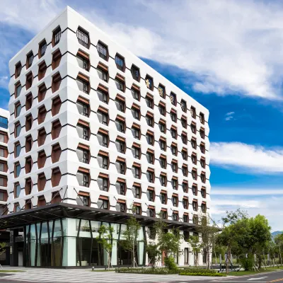 Lakeshore Hotel Yilan Hotels near Yilan Station
