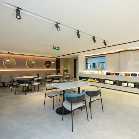 Ni Hao Hotel (Jinan Quancheng Plaza Kuanhouli) Отели рядом с достопримечательностью «Источник Heihu»
