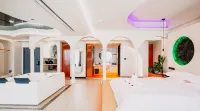 Xishui Yaroman City B&B Hotel