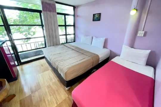 ห้องสามคนวิวแม่น้ำ